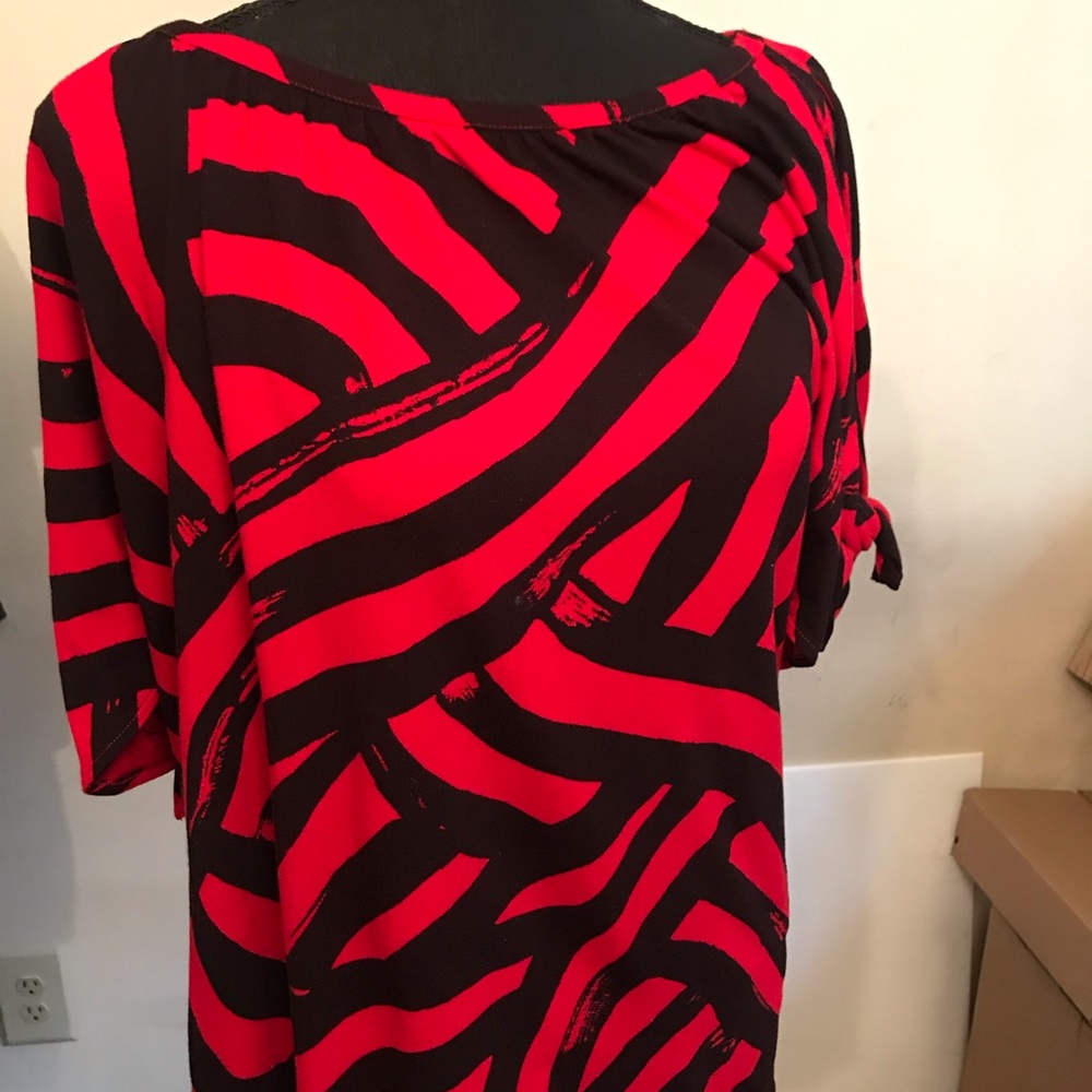 DKNY pullover top
